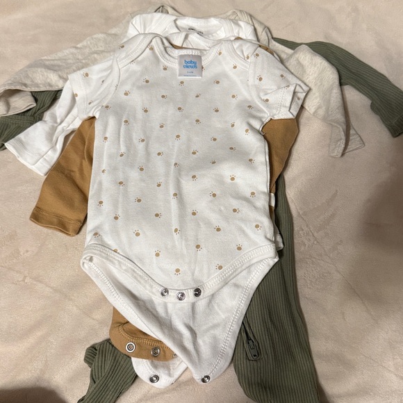 Assorted Kids One Pieces Set - Picture 5 of 8